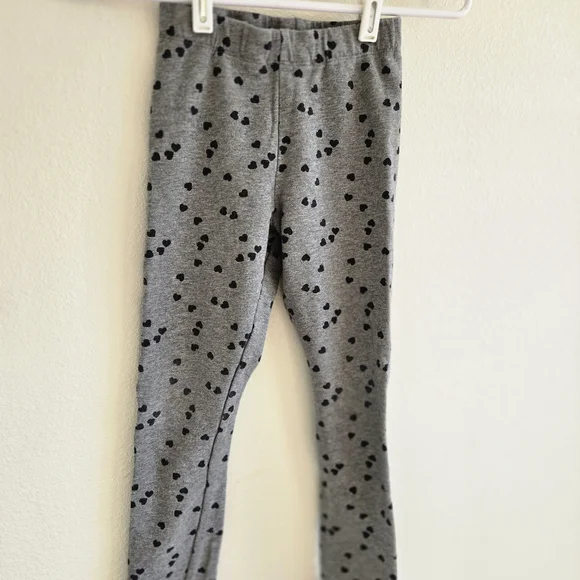H&M Kids Leggings with Black Heart Pattern - Picture 1 of 7